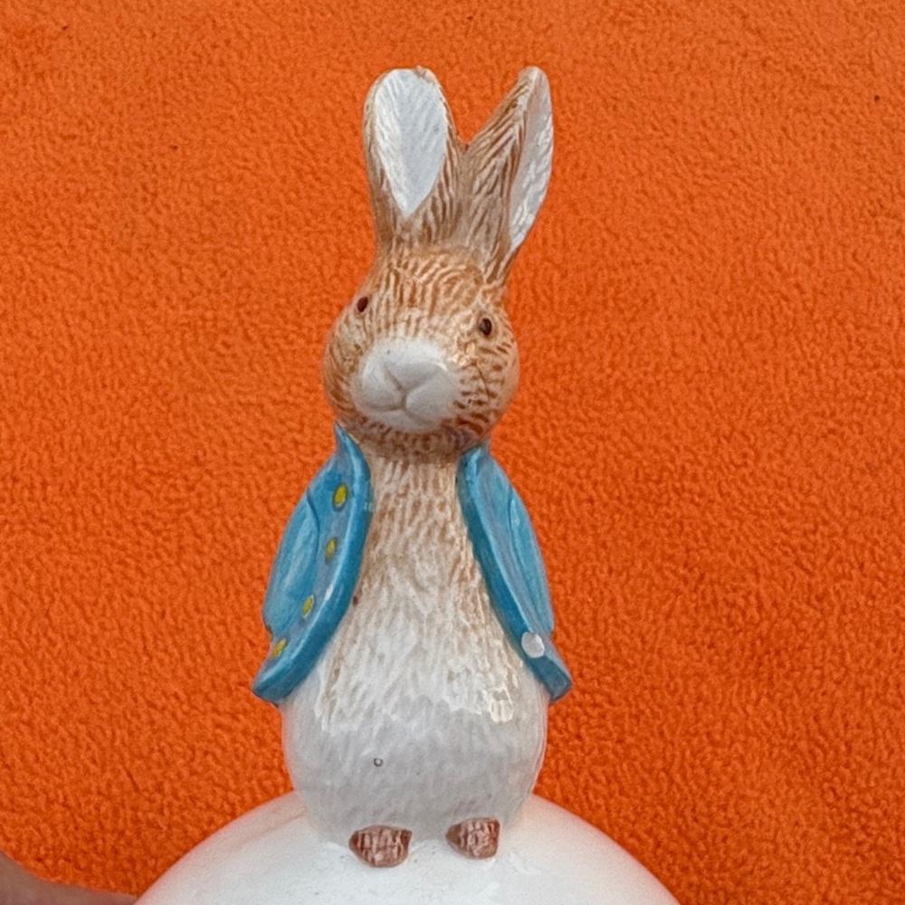 Beatrix Potter Ceramic Peter Rabbit Lidded Jar.